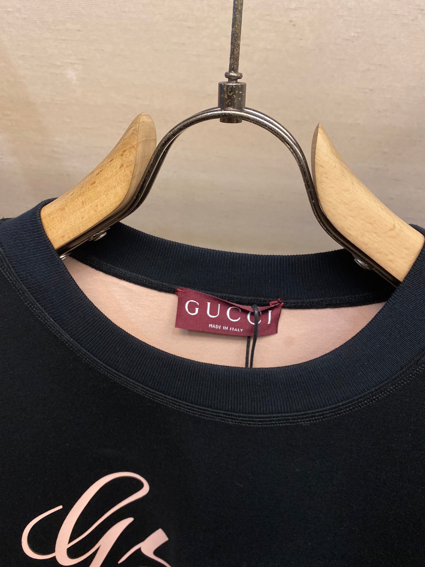 Gucci Cotton T-shirt with Gucci lettering print