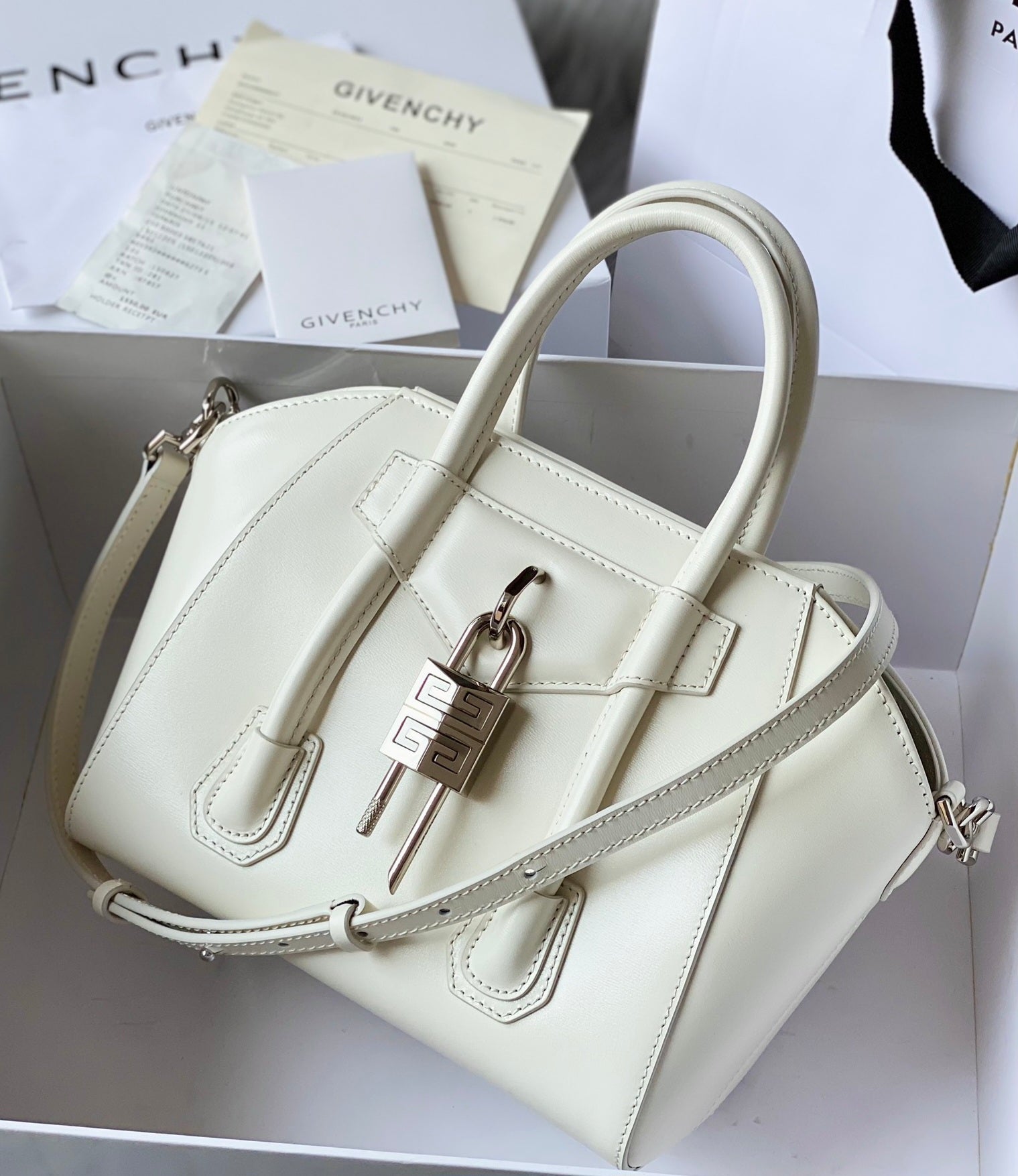 Givenchy Tote Antigona Lock Toy made of leather