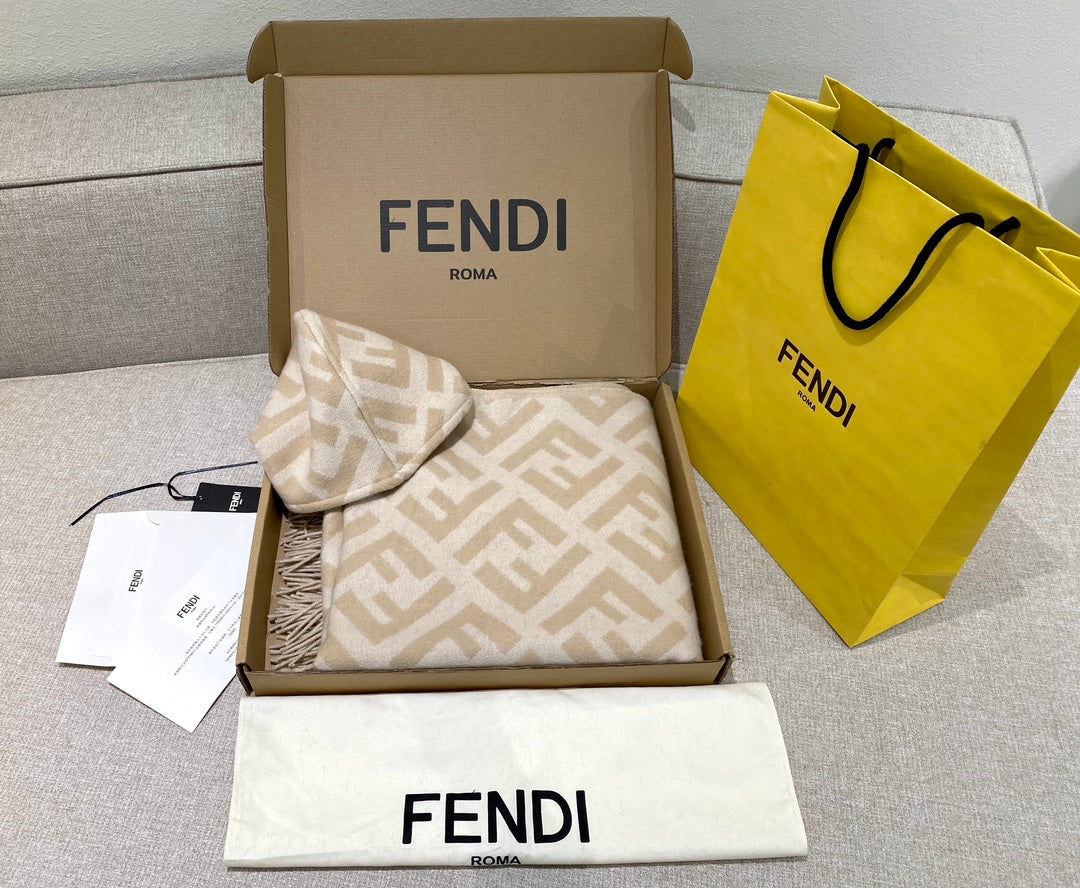 FENDI PONCHO "FF"