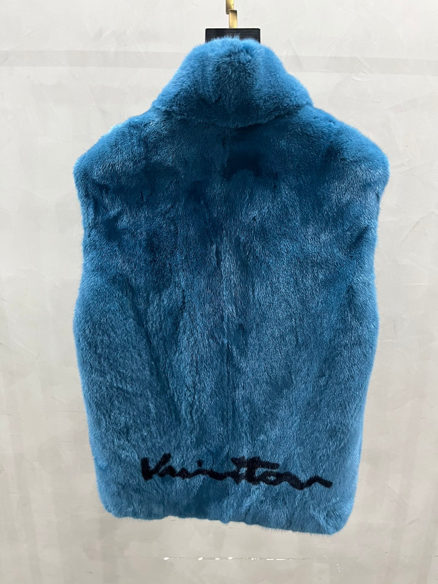 Lv furry sleeveless