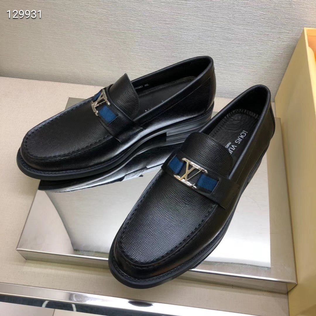 Men LV  loafers