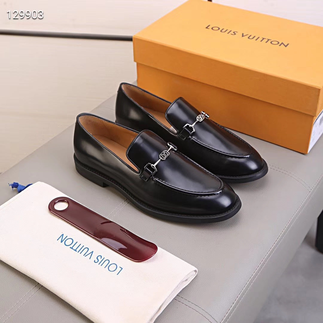 Men LV  loafers