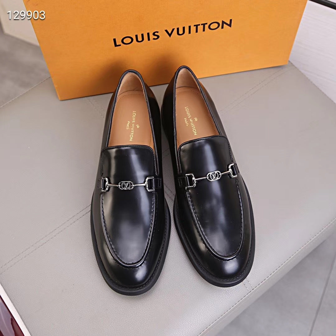 Men LV  loafers