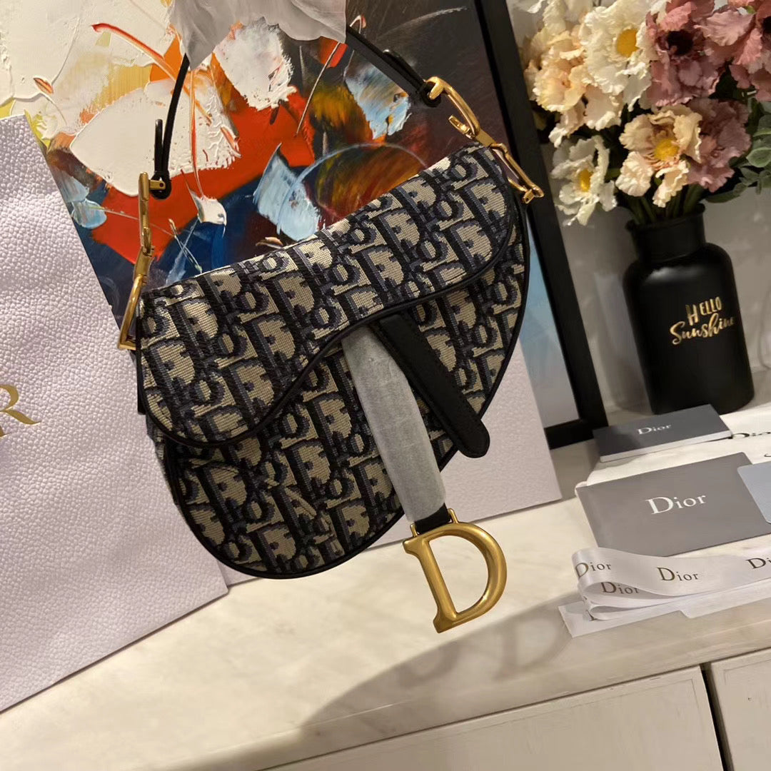 Mini-Satteltasche von Dior