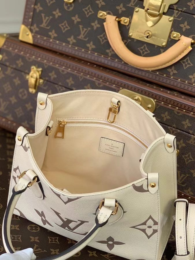 Lv Onthego Trumpet Tote bag