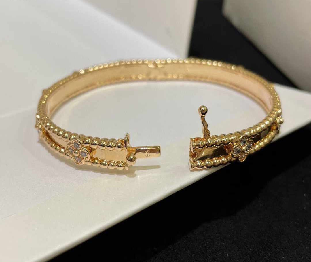 Vancleef bracelet