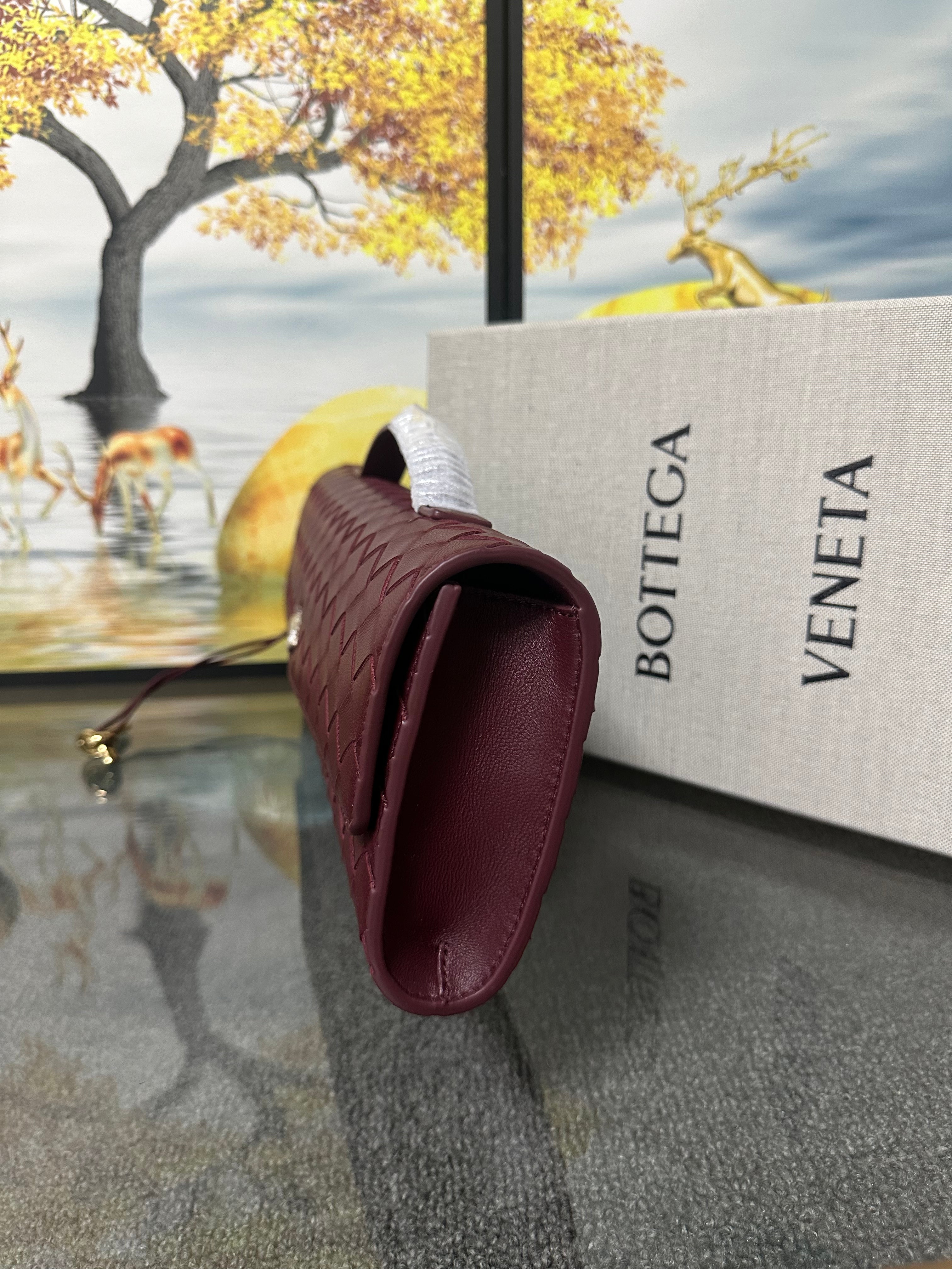 Bottega Andiamo Clutch