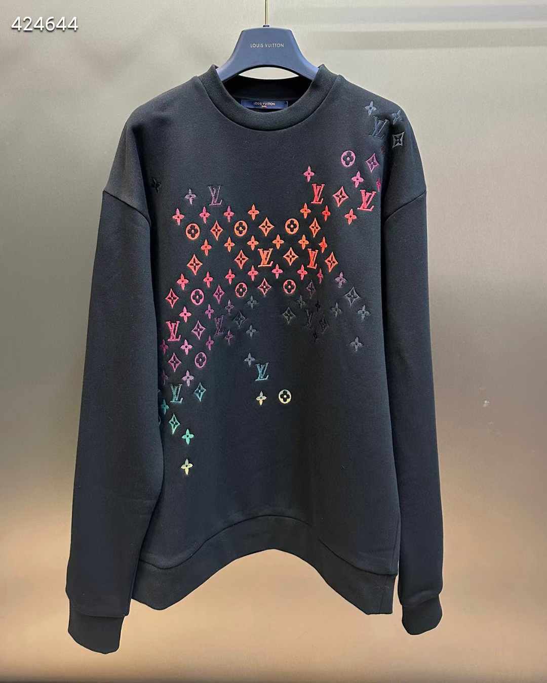 Lv sweatshirt