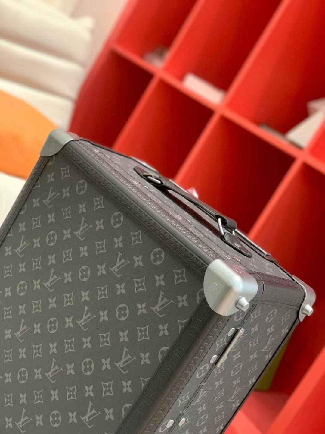 Lv rolling trunk luggage