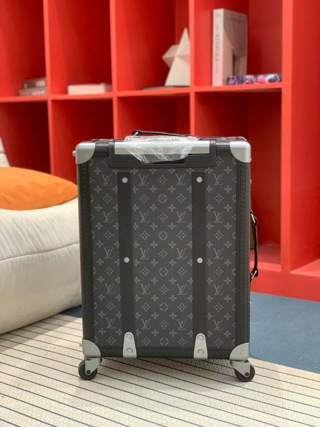 Lv rolling trunk luggage