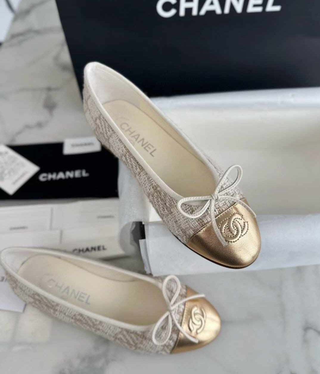 𝐂𝐡𝐚𝐧𝐞𝐥 Classic golden corner floral ballet shoes