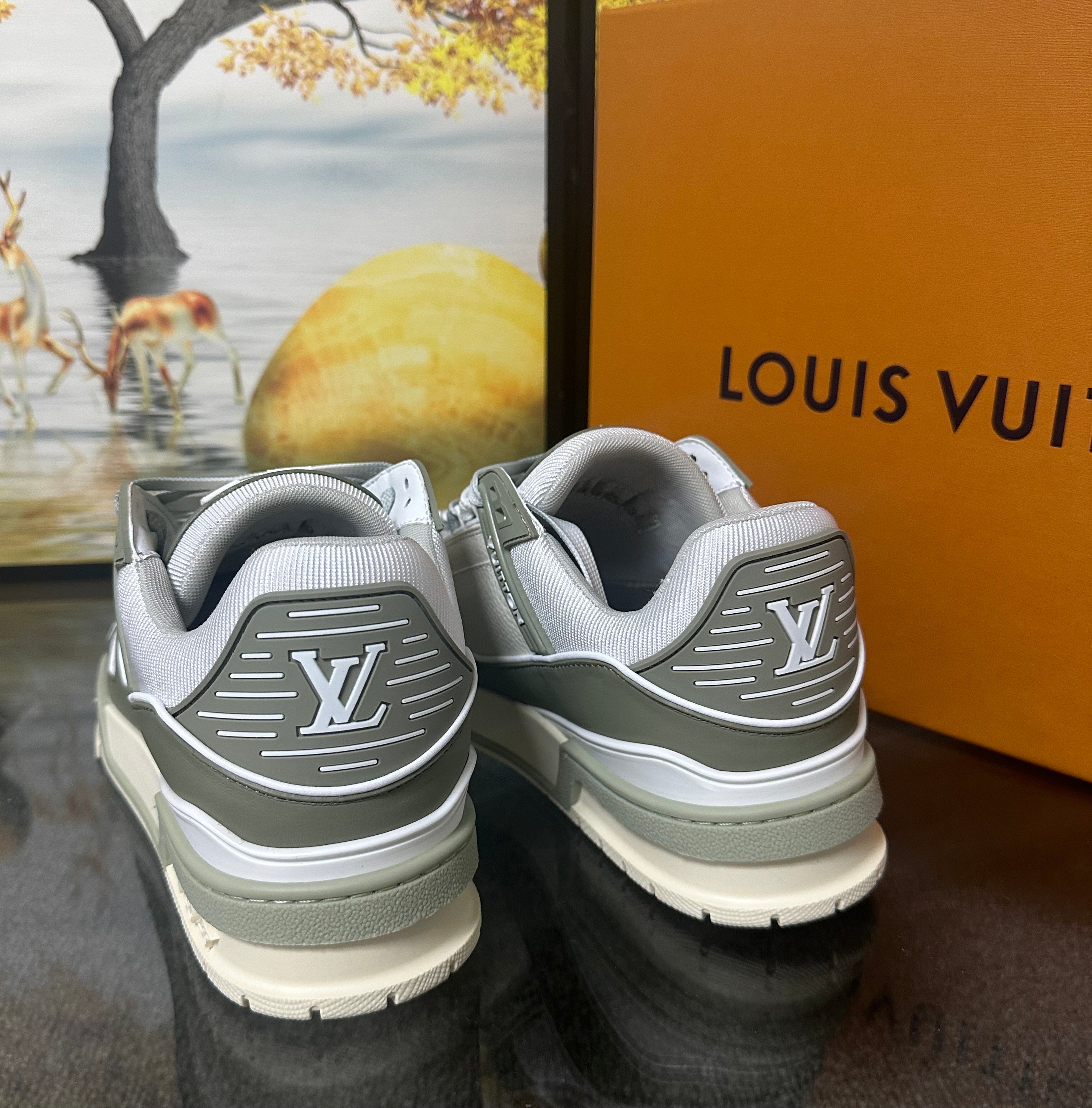 LV TRAINER SNEAKER