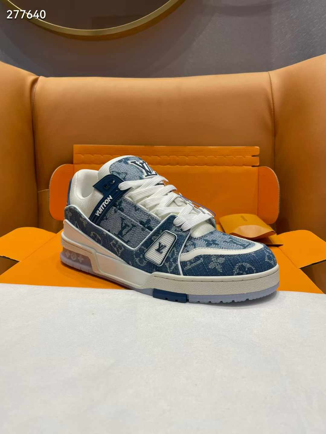 LV TRAINER SNEAKER