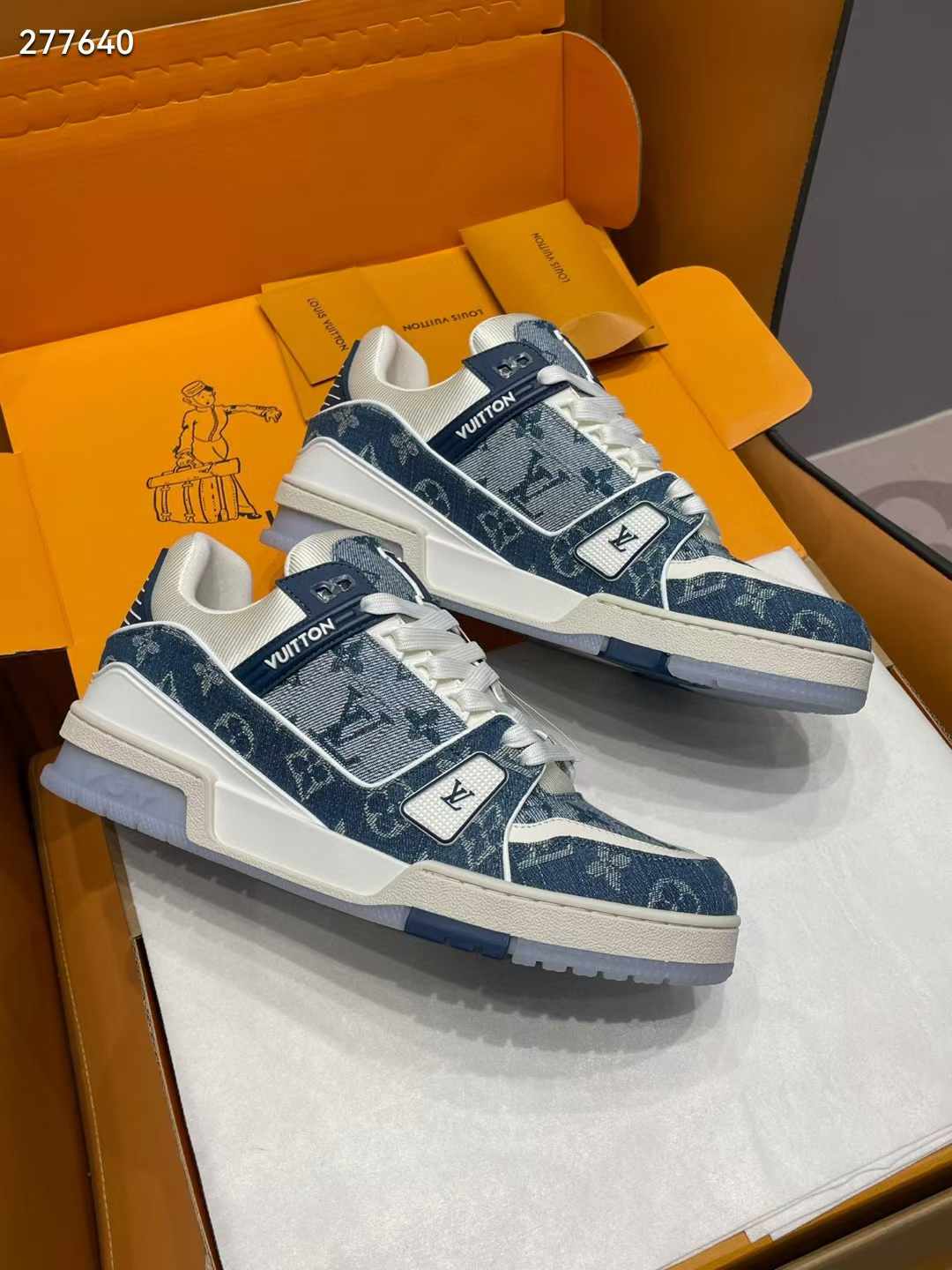 LV TRAINER SNEAKER